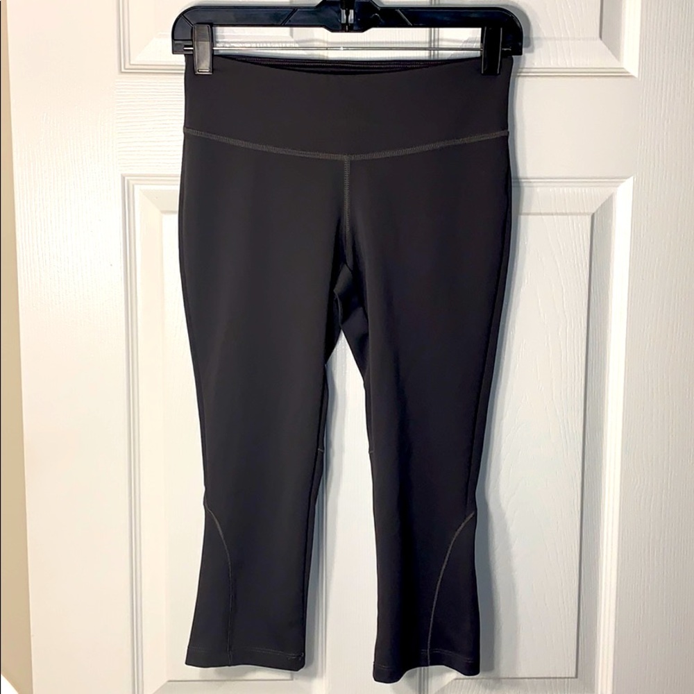 New Balance Lightning Dry Cropped Athletic Legging